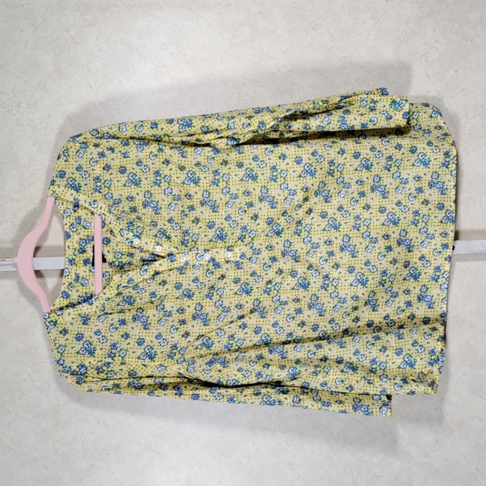 H191 Talbots yellow w/blue flowers 1/2 button cotton blouse PXL